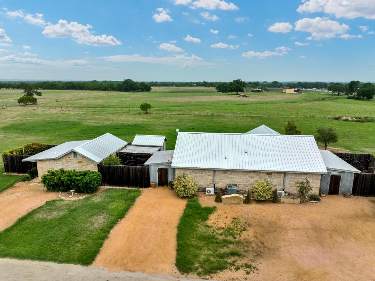 Romantic Oasis With Hot Tub Near Fred And Wineries! Fredericksburg Ngoại thất bức ảnh