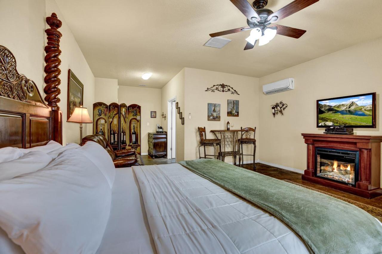 Romantic Oasis With Hot Tub Near Fred And Wineries! Fredericksburg Ngoại thất bức ảnh
