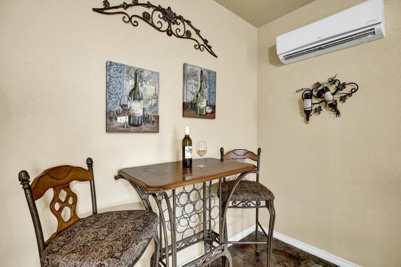 Romantic Oasis With Hot Tub Near Fred And Wineries! Fredericksburg Ngoại thất bức ảnh